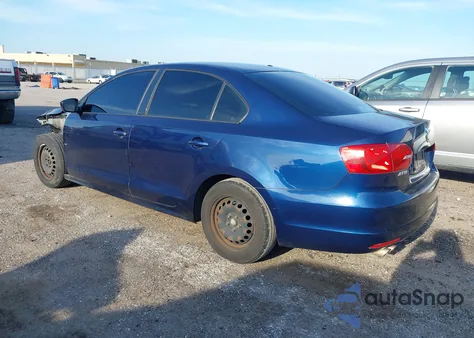 2013 Volkswagen Jetta 2.0L S z USA, uszkodzony, nr VIN 3VW2K7AJ4DM369611